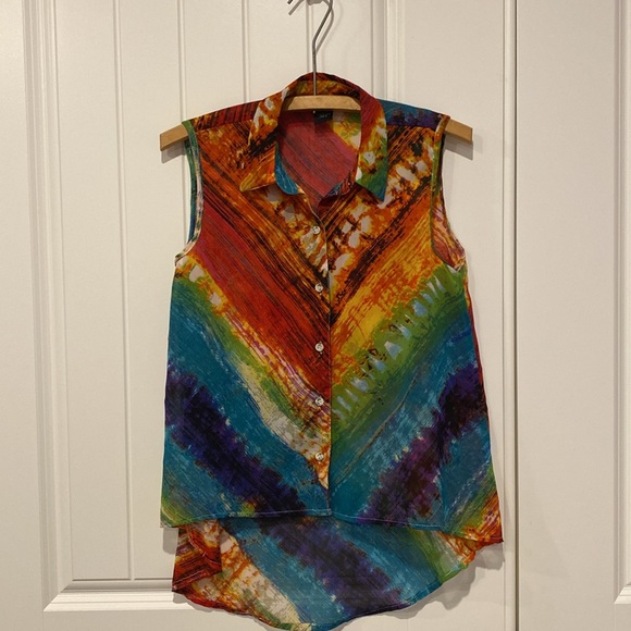 Willi Smith sleeveless button up top. - Picture 3 of 7